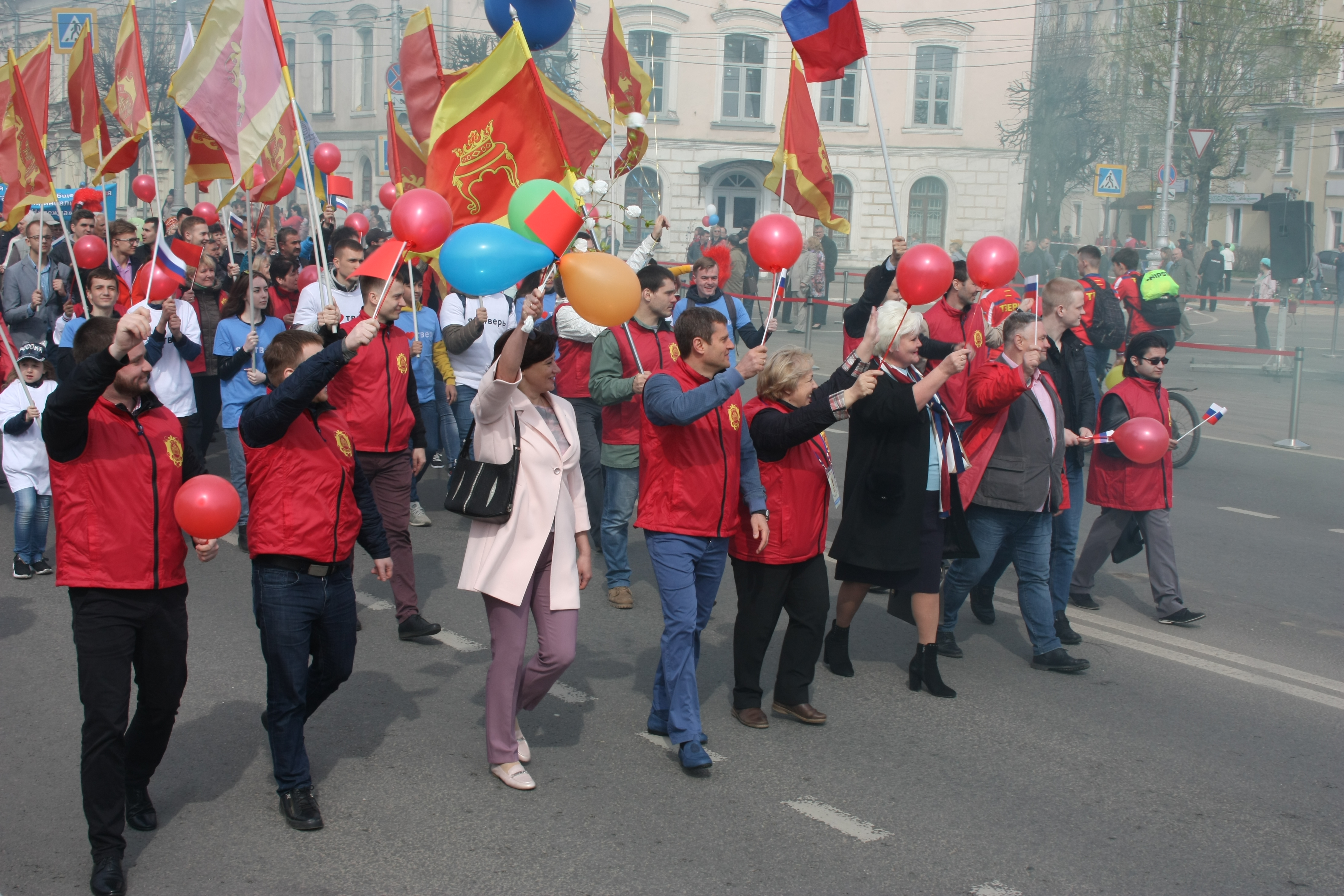 Фото демонстрации 1 мая. Первомайская демонстрация. Первомай демонстрация. Первомайская демонстрация в СССР. Демонстрация 1 мая.