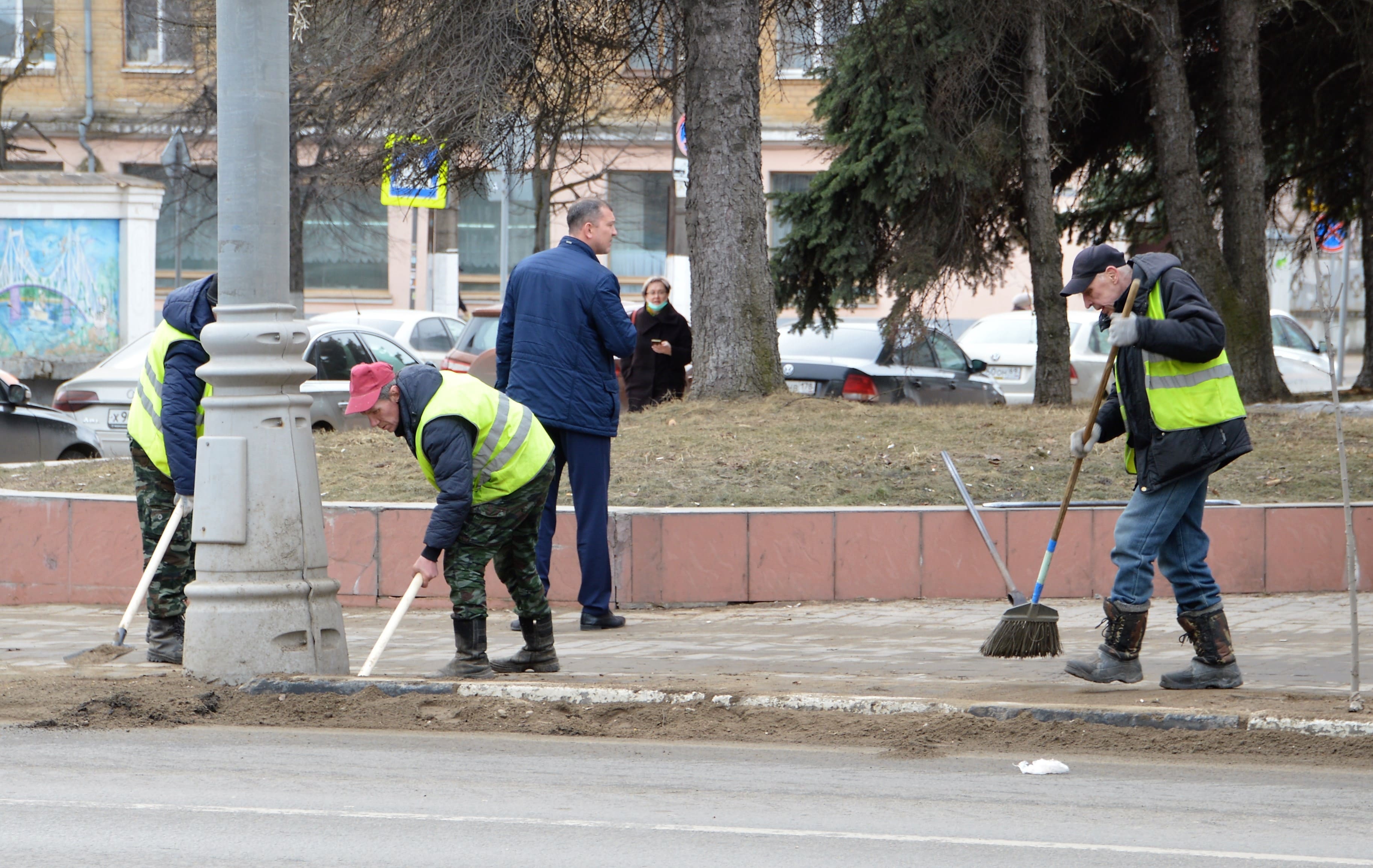 Работа в твери. МУП уборка улиц. Улица дорожников Тверь. Дорожники Твери фото. Улицы Тверь горожане.